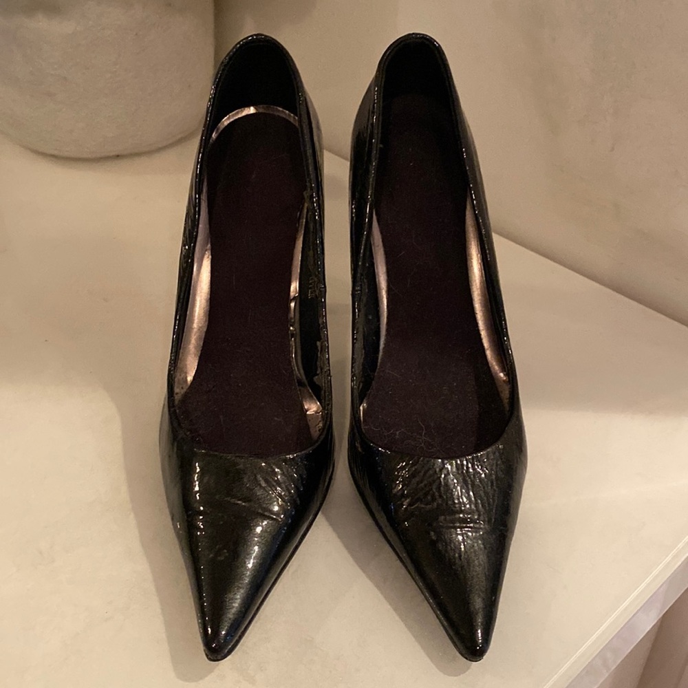 Black Paten Pump- beautiful